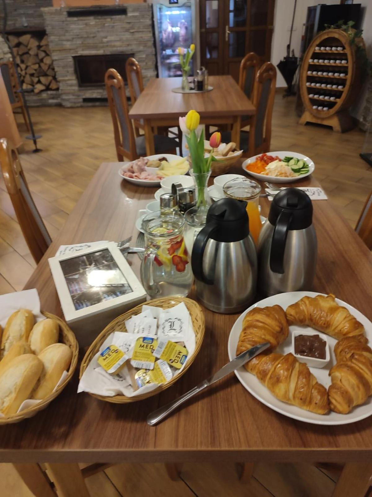 Restaurace A Penzion Lutena Dolni Lutyne Zewnętrze zdjęcie
