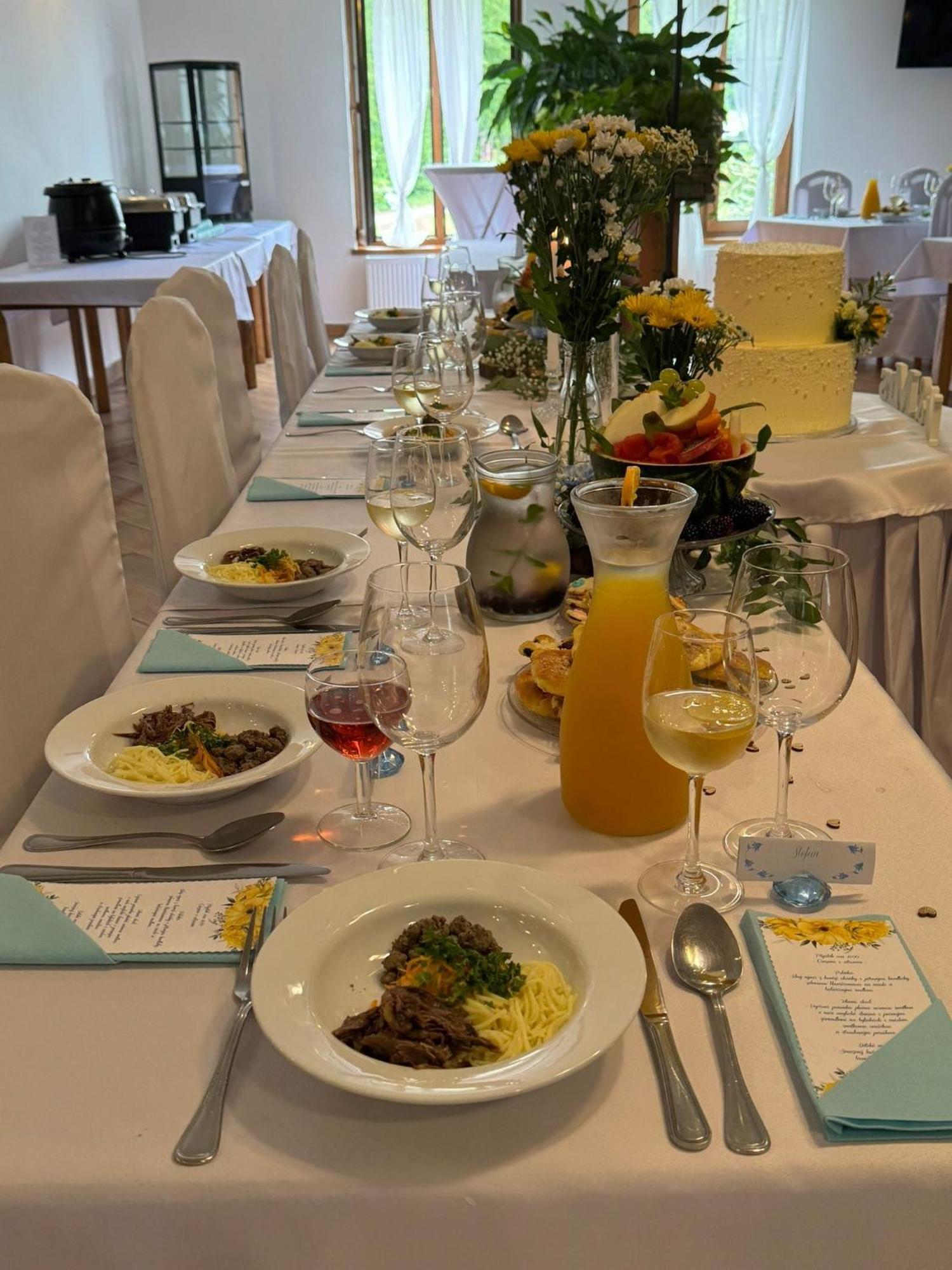 Restaurace A Penzion Lutena Dolni Lutyne Zewnętrze zdjęcie
